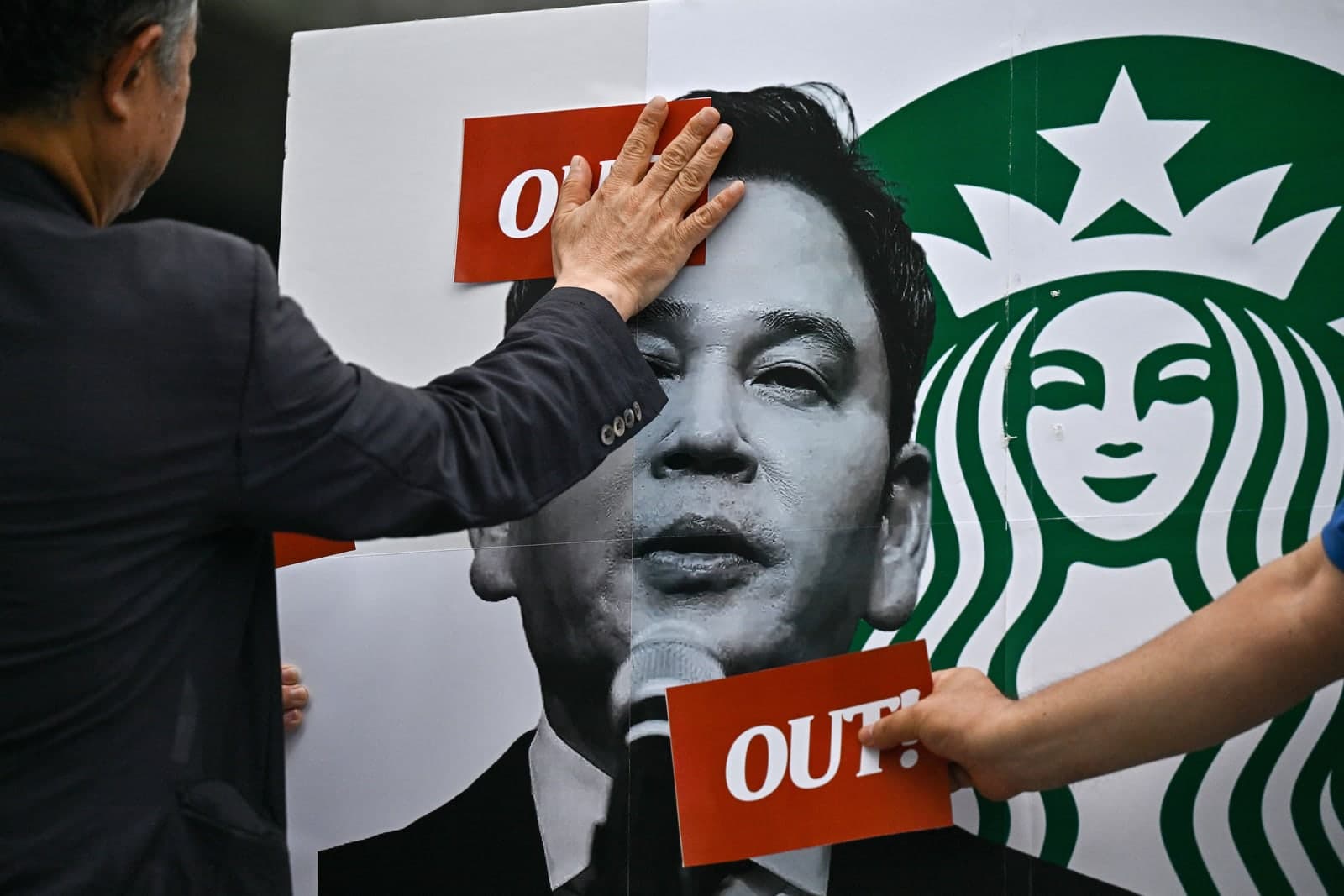 A Starbucks storefront sign